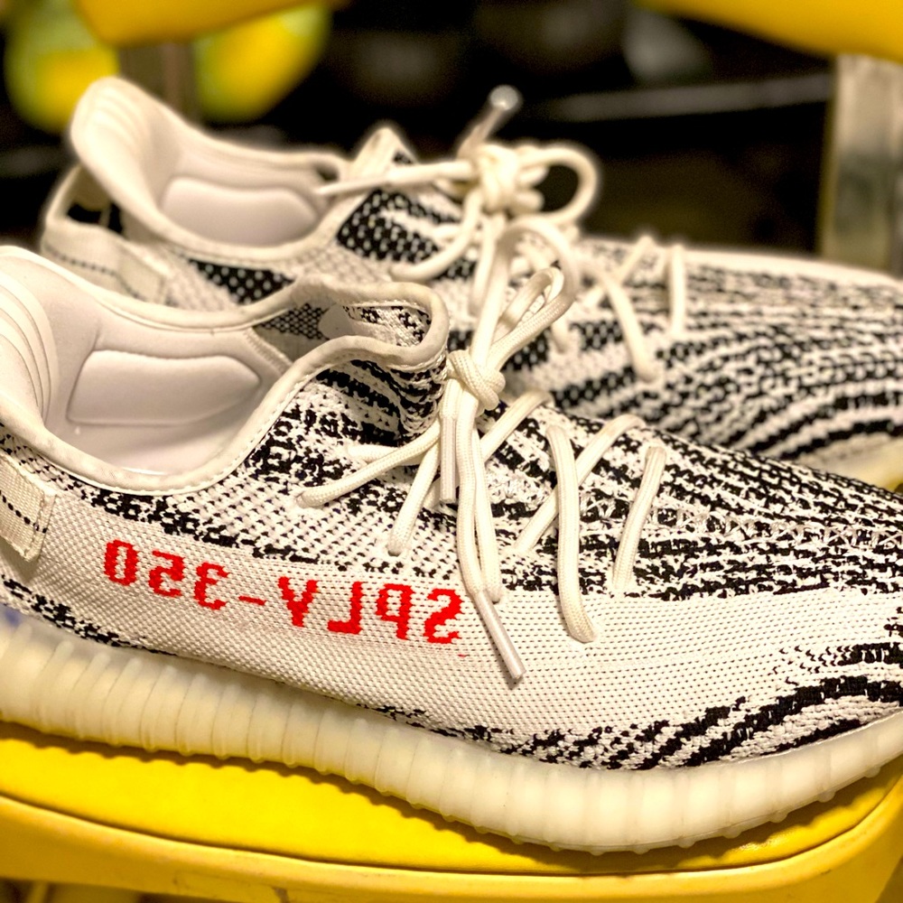 Yeezy 350 V2 zebra
